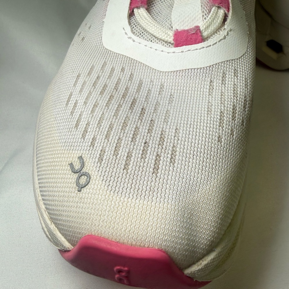 Stylish Women's Athletic Shoes in White and Pink - Picture 4 of 7